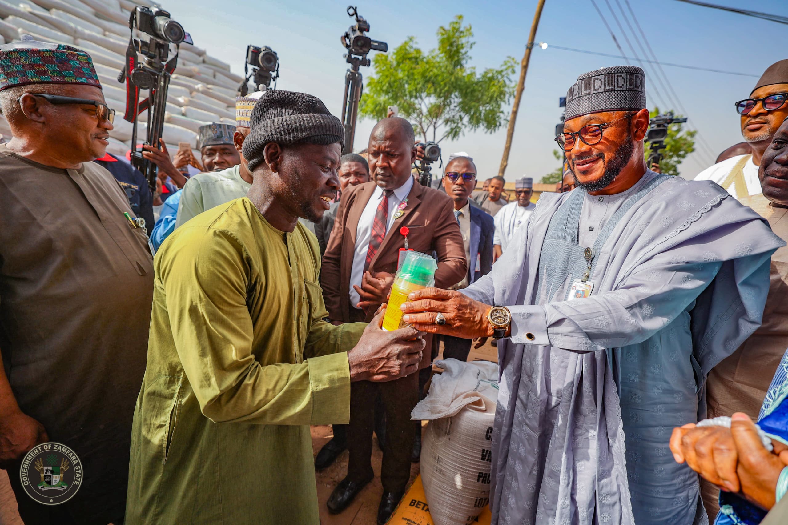 NOMAN RANI: Gwamna Lawal Ya Raba Takin Zamani Da Kayan Noma Ga Manoman Jihar Zamfara